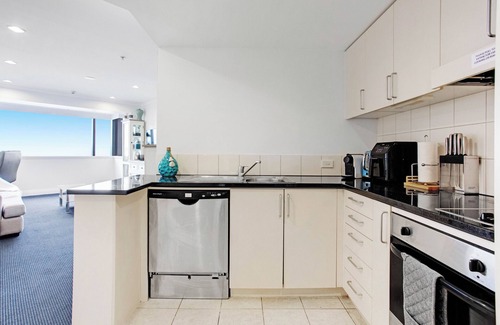 Takapuna Resort | Aweome 1BR Apartment Kitchen Tennis Gym Swimming Pool