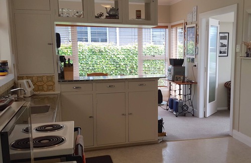 Whitianga Cottage | Bach at The Beach - Whitianga Holiday Home