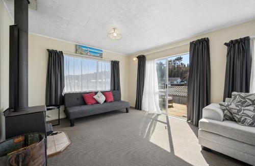 Foxton Beach House | Bach to the Beach - Foxton Beach Holiday Home