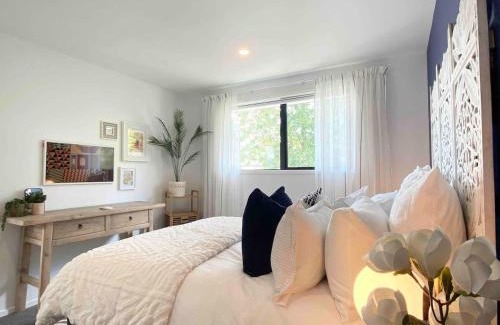 Riccarton House | Bambina Townhouse opposite Hagley Park