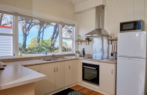 Wellington House | Baring Head Assistant Lightkeeper`s Cottage