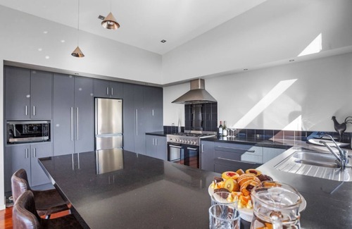 Whangamata Apartment | Base: 2 Extra: $30 133 Pacific View Drive, Whangamata