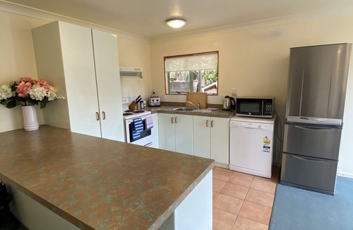 Tairua House | BEACH AT END OF DRIVEWAY!