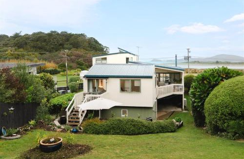 Ngunguru Apartment | BEACH Baby Cottage!