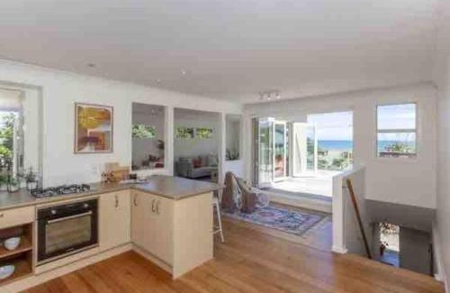 Raumati South House | Beach Breakaway !