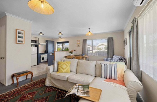 Fitzroy House | Beach Cottage on Record