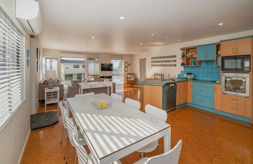 Pauanui House | Beach View Bliss - Pauanui Holiday Home