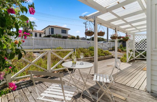 Papamoa Beach House | Beachcomber Bungalow - Papamoa Beach Holiday Home