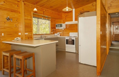 Cooks Beach Cottage | Beachfront Bliss - Cooks Beach Holiday Home