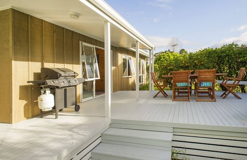 Cooks Beach Cottage | Beachfront Bliss - Cooks Beach Holiday Home