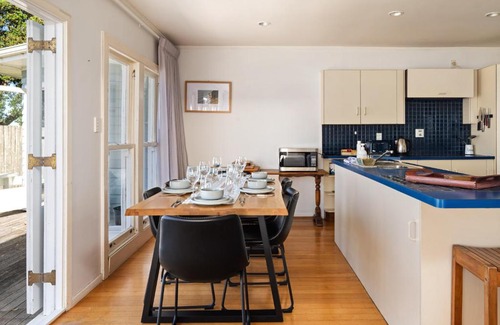 Wainui House | Beachfront Kiwi bach with direct beach access