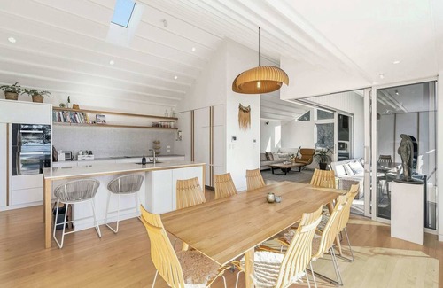 Omanu House | Beachfront Sanctuary - Mt Maunganui Beach