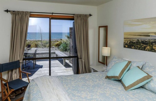 Napier Cabin | Beachside Suite Retreat near Hawke's Bay in Napier, North Island