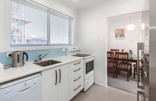 Rewa House | Beachside Townhouse in Strandon