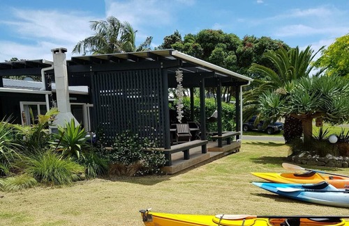 Hahei Cottage | Beachy Bliss - Hahei Holiday Home