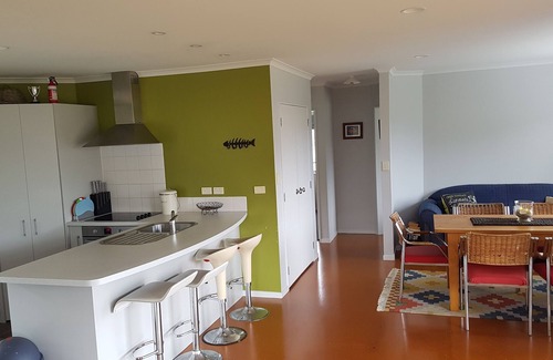 Cooks Beach House | Beautiful Flaxmill Bay (Cooks Beach)