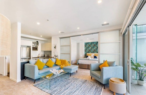 Auckland Central Business District Apartment | Beautiful harbour view apartment by Zodiak Stays