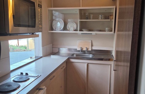 Hanmer Springs Apartment | Bellbird Hideaway - Fireside Studio in Hanmer Village