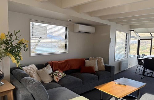 Queenstown House | Best Views on Queenstown Hill