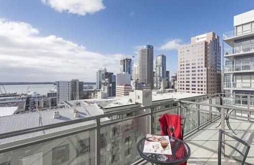 Auckland Central Business District Apartment | Best Views -Stunning HERITAGE-Pool,Gym