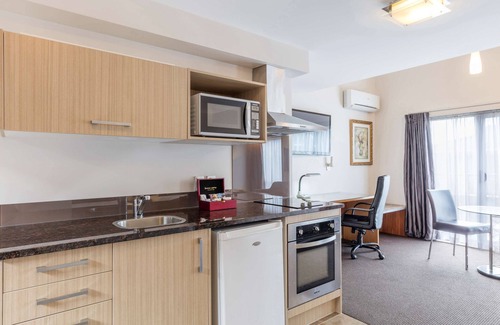 Epsom Hotel | Best Western Newmarket Inn & Suites