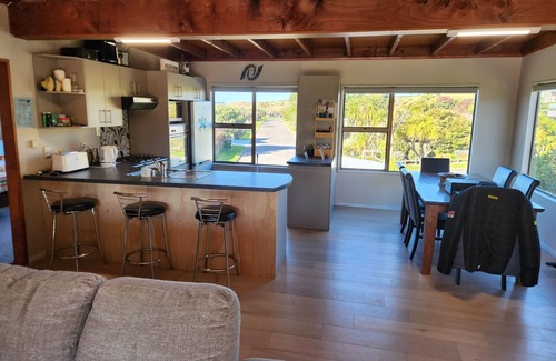 Riversdale House | Big family beach house