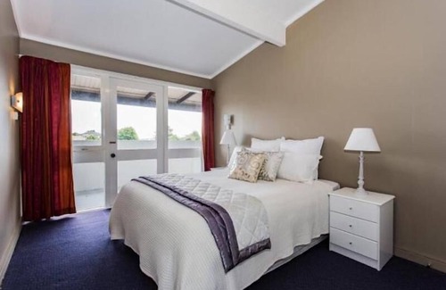 Upper Riccarton Hotel | Blenheim Road Motor Lodge