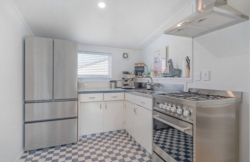 Whitianga House | Blue Belle - Gorgeous cottage close to beach + spa