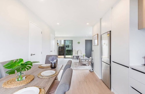 Mangere Bridge House | BRAND NEW! 3BR townhouse - 10 Mins to Airport
