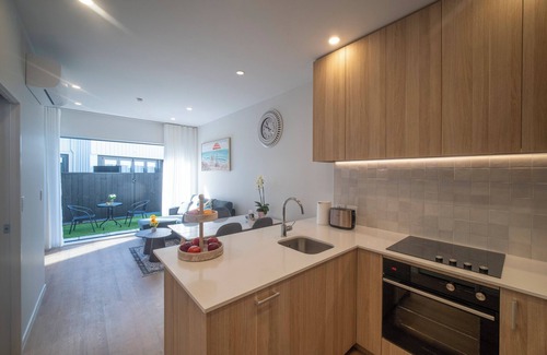 Greenlane - Ellerslie House | Brand new modern Townhouse with Full Kitchen