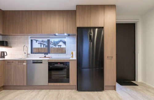 Linwood Villa | Brand New Townhouse Walk to CBD | Parking + EV