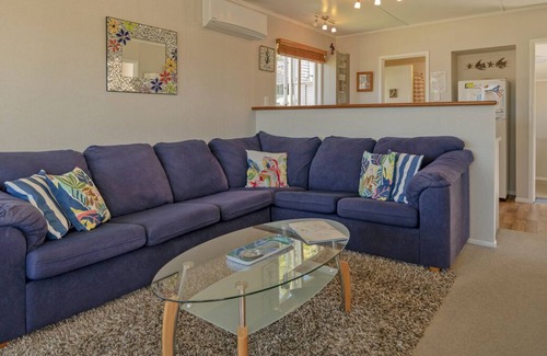 Tairua Cottage | Breakaway - Tairua Bach