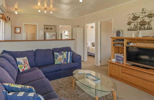 Tairua Cottage | Breakaway - Tairua Bach
