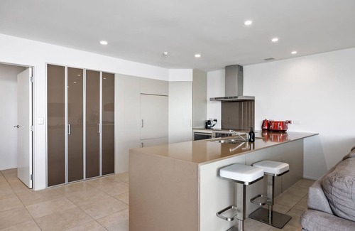 Mount Maunganui Apartment | Breakwater - Views, Pool, Sauna and Gym