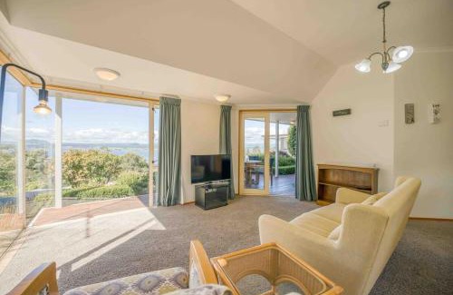 Acacia Bay Apartment | Breath Taking Views of Lake Taupo