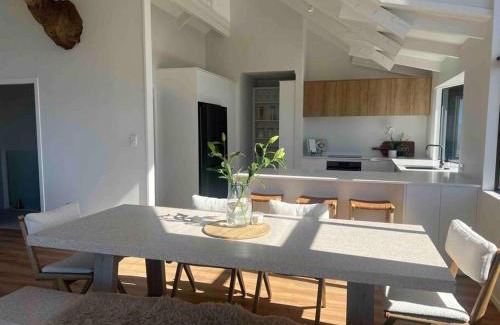 Acacia Bay House | Breathtaking Views