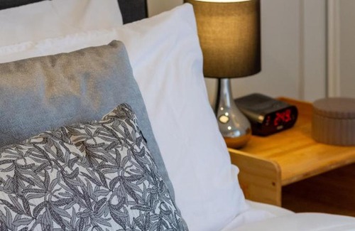 Christchurch Apartment | Bright & Spacious 2BR near Ara Institute and CBD