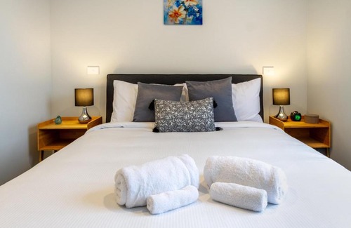 Christchurch Apartment | Bright & Spacious 2BR near Ara Institute and CBD