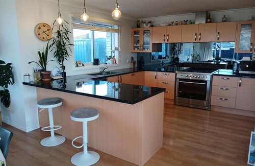 Brightwater House | Brightwater Beauty - Spa, BBQ, Trampoline & Pet Friendly!