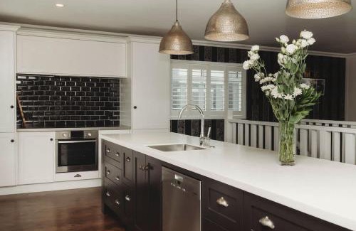 New Plymouth House | Buller Noire - luxury New Plymouth oceanview home