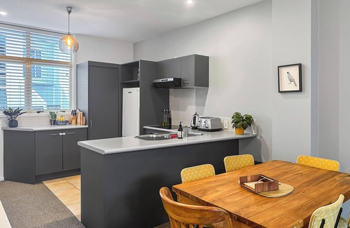 Grey Lynn House | Burgoyne Beaut l Stunning 3 Bed Townhouse Central