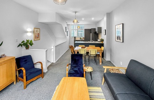 Grey Lynn House | Burgoyne Beaut l Stunning 3 Bed Townhouse Central