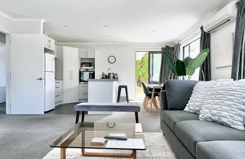 Burnside House | Burnside family home with garden and parking in Christchurch