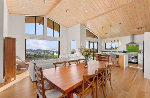 Raglan House | BYRON HILL holiday accommodation