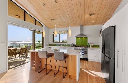 Raglan House | BYRON HILL holiday accommodation