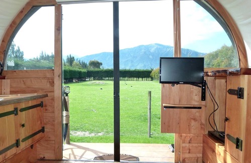 Kaikoura House | Caboose Accommodation with Stunning Views of Mount Fyffe in Kaikoura, New Zealand