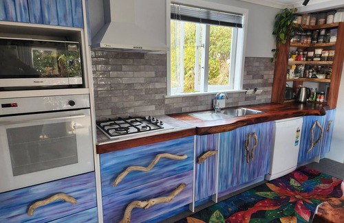 Pohara House | Castaway Cottage