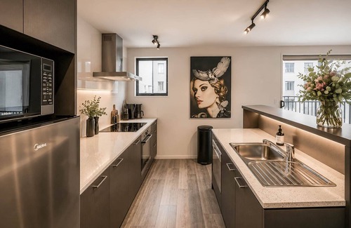 Christchurch City Centre Apartment | CBD 5 pax | Walk Te Pae & Stadium + Parking