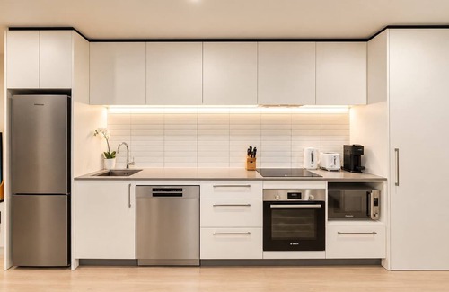 Christchurch City Centre Apartment | CBD City Base | 2BR | Balcony + Full Kitchen