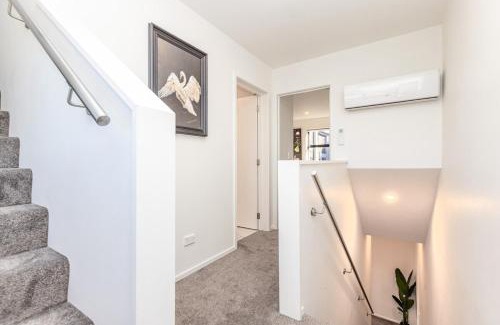 Christchurch City Centre House | CBD Urban Oasis Family Retreat By Stadium!5 Beds!